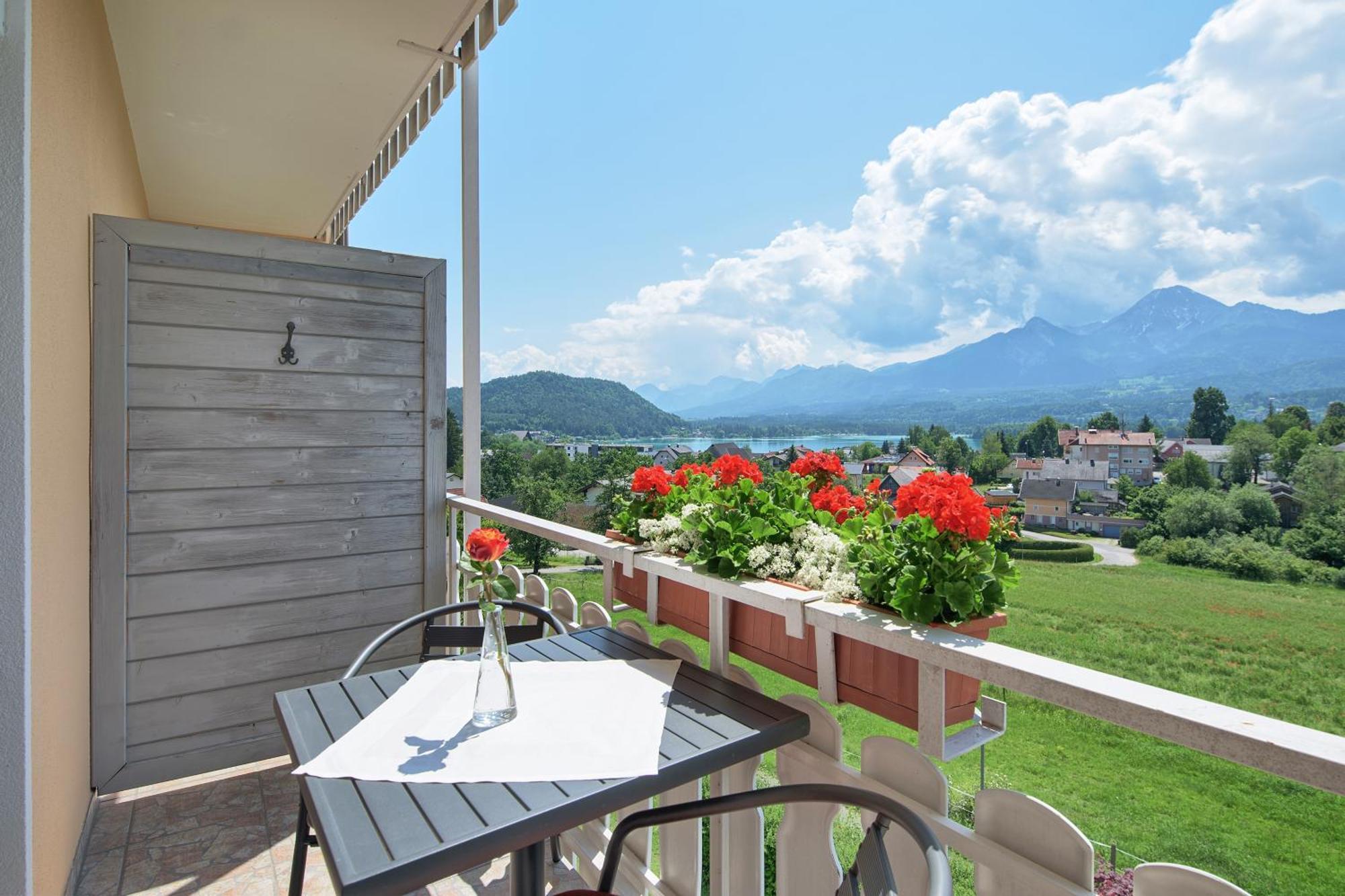 Hotel-Pension Melcher Drobollach am Faakersee Exterior photo
