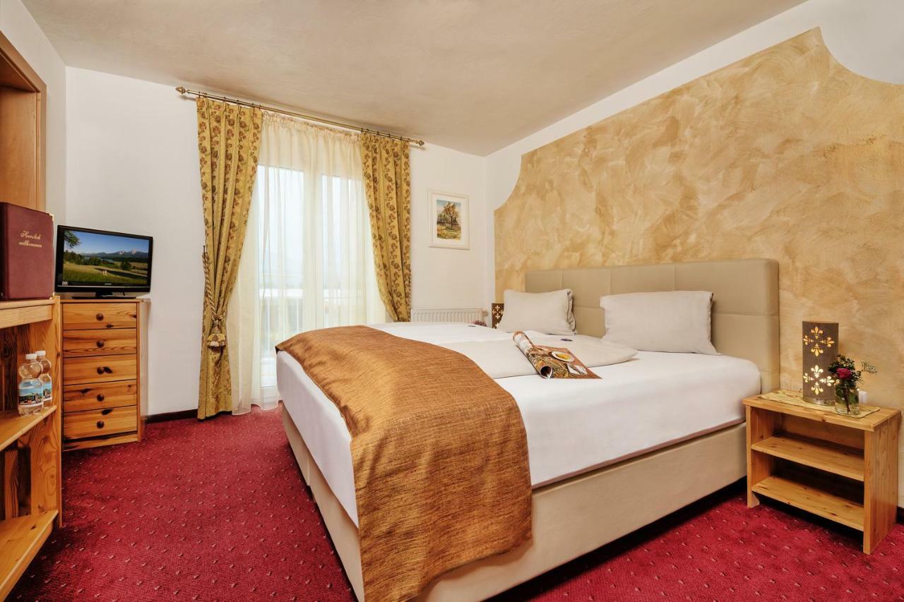 Hotel-Pension Melcher Drobollach am Faakersee Room photo